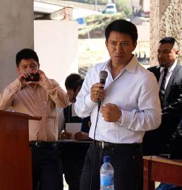 Marcos Antil dando un discurso en Huehuetenango.