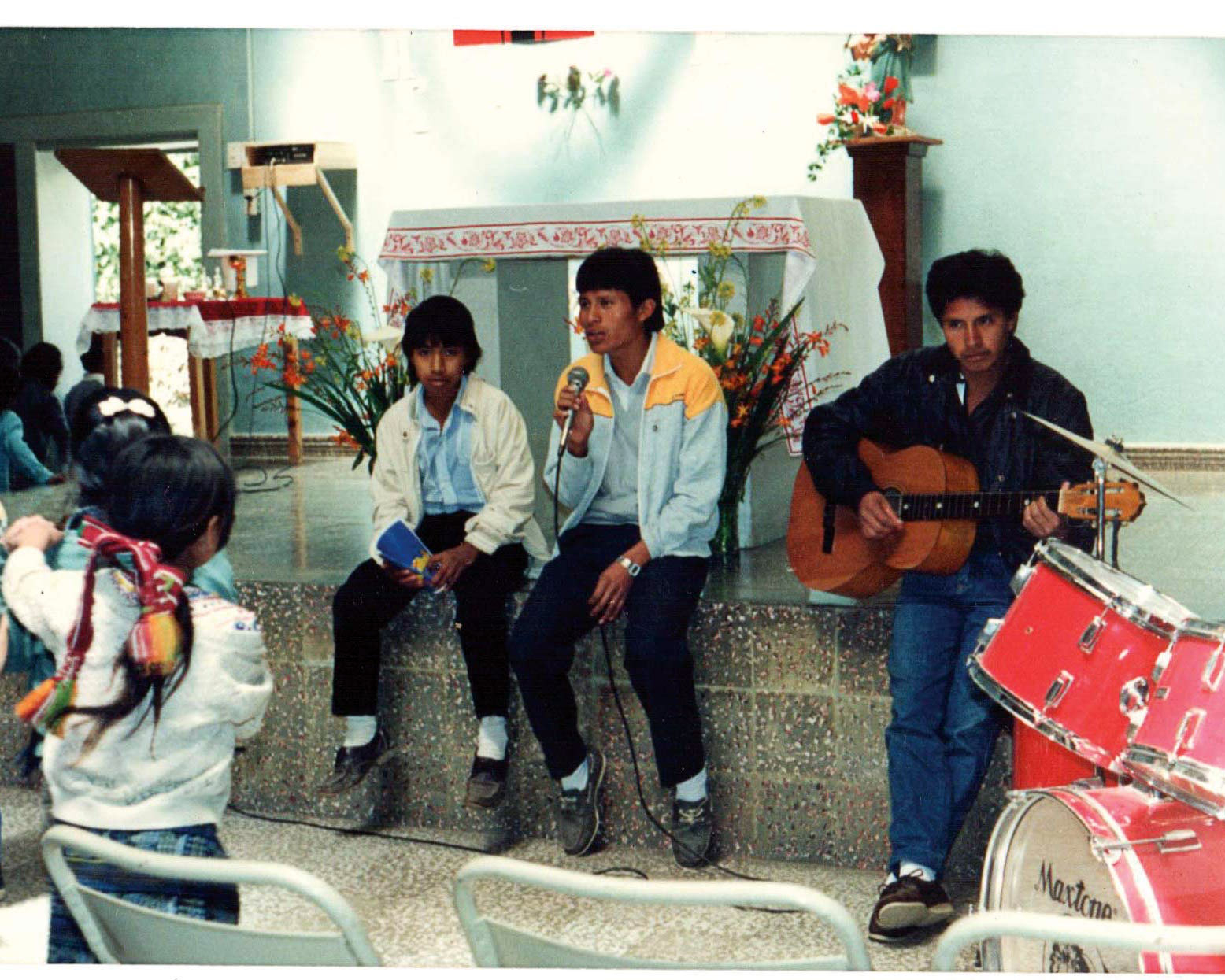 Marcos en la escuela parroquial. - El sueño guatemalteco lo construimos juntos. XumaK