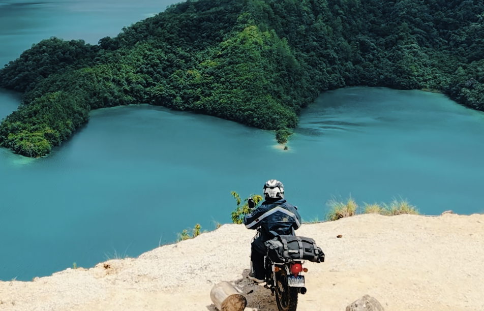 Deportado, dos veces; rendido, nunca