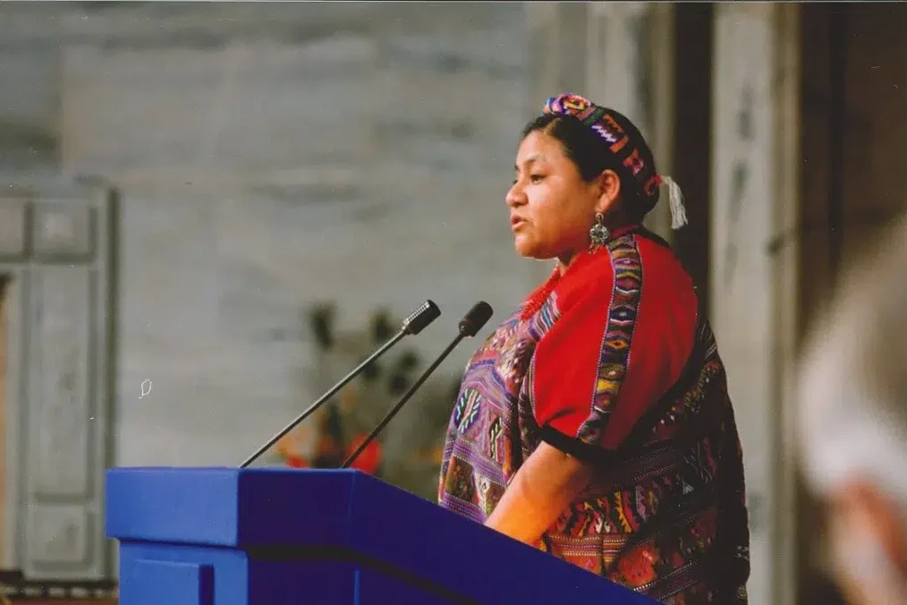Rigoberta Menchú Tum delivering her Nobel Peace Prize lecture. © Knudsens fotosenter/Dextra Photo, Norsk Teknisk Museum.