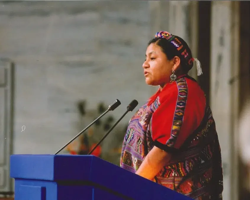Rigoberta Menchú Tum delivering her Nobel Peace Prize lecture. © Knudsens fotosenter/Dextra Photo, Norsk Teknisk Museum.