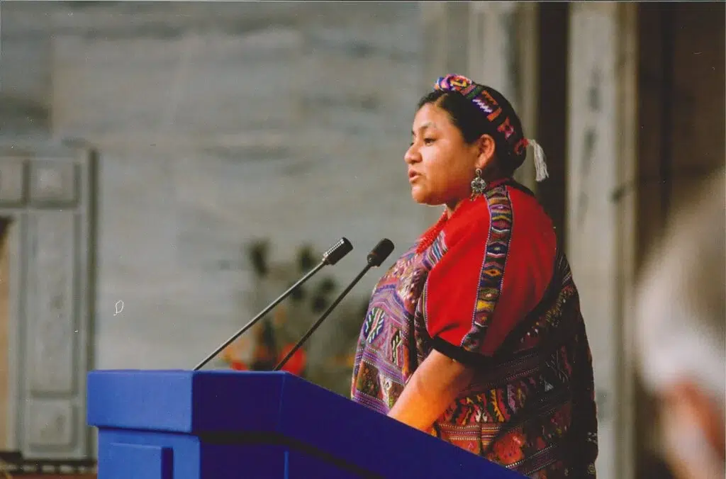 Rigoberta Menchú Tum delivering her Nobel Peace Prize lecture. © Knudsens fotosenter/Dextra Photo, Norsk Teknisk Museum.